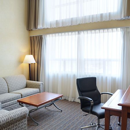 Holiday Inn Hotel & Suites London By Ihg Екстер'єр фото