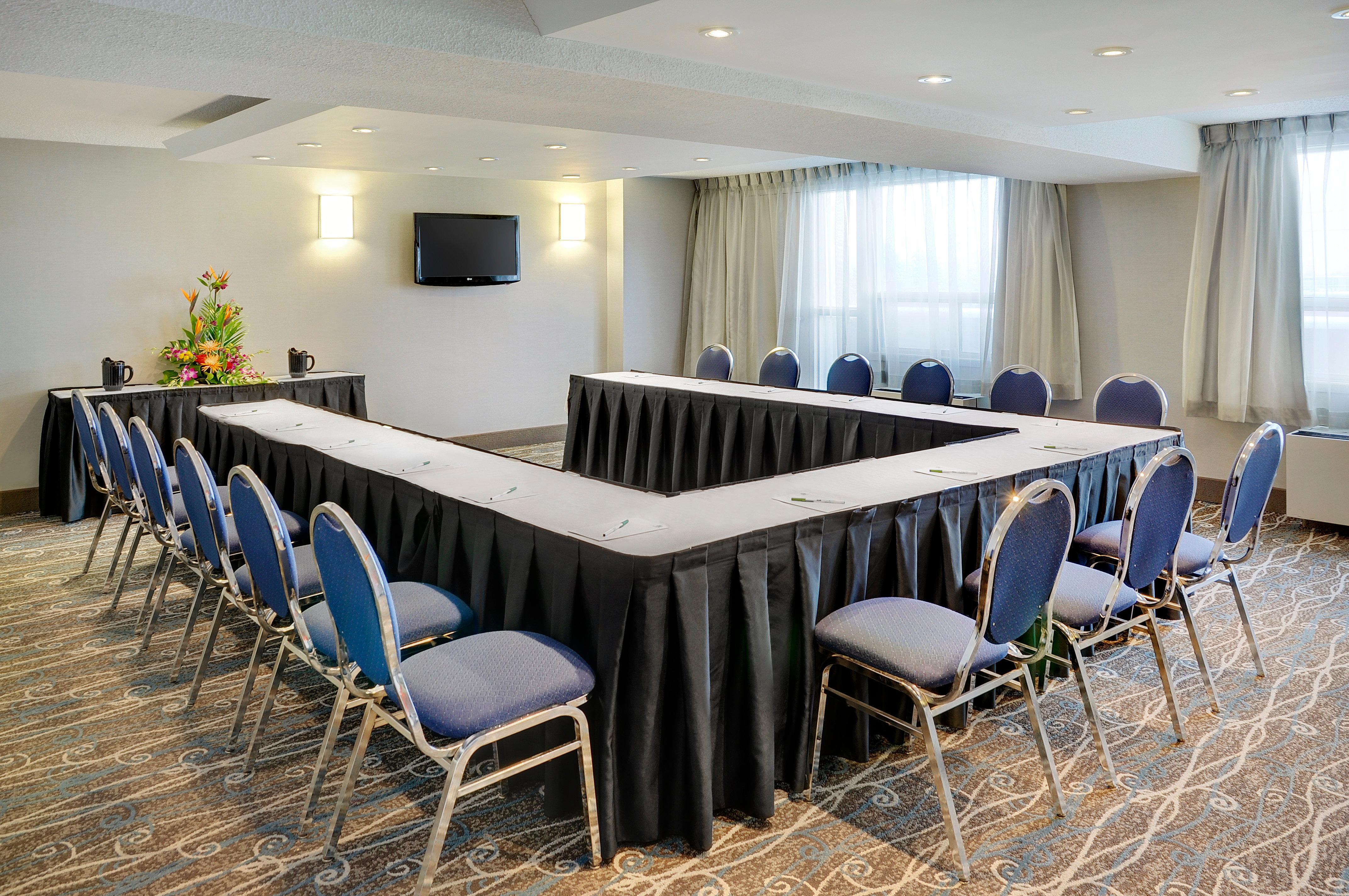 Holiday Inn Hotel & Suites London By Ihg Екстер'єр фото