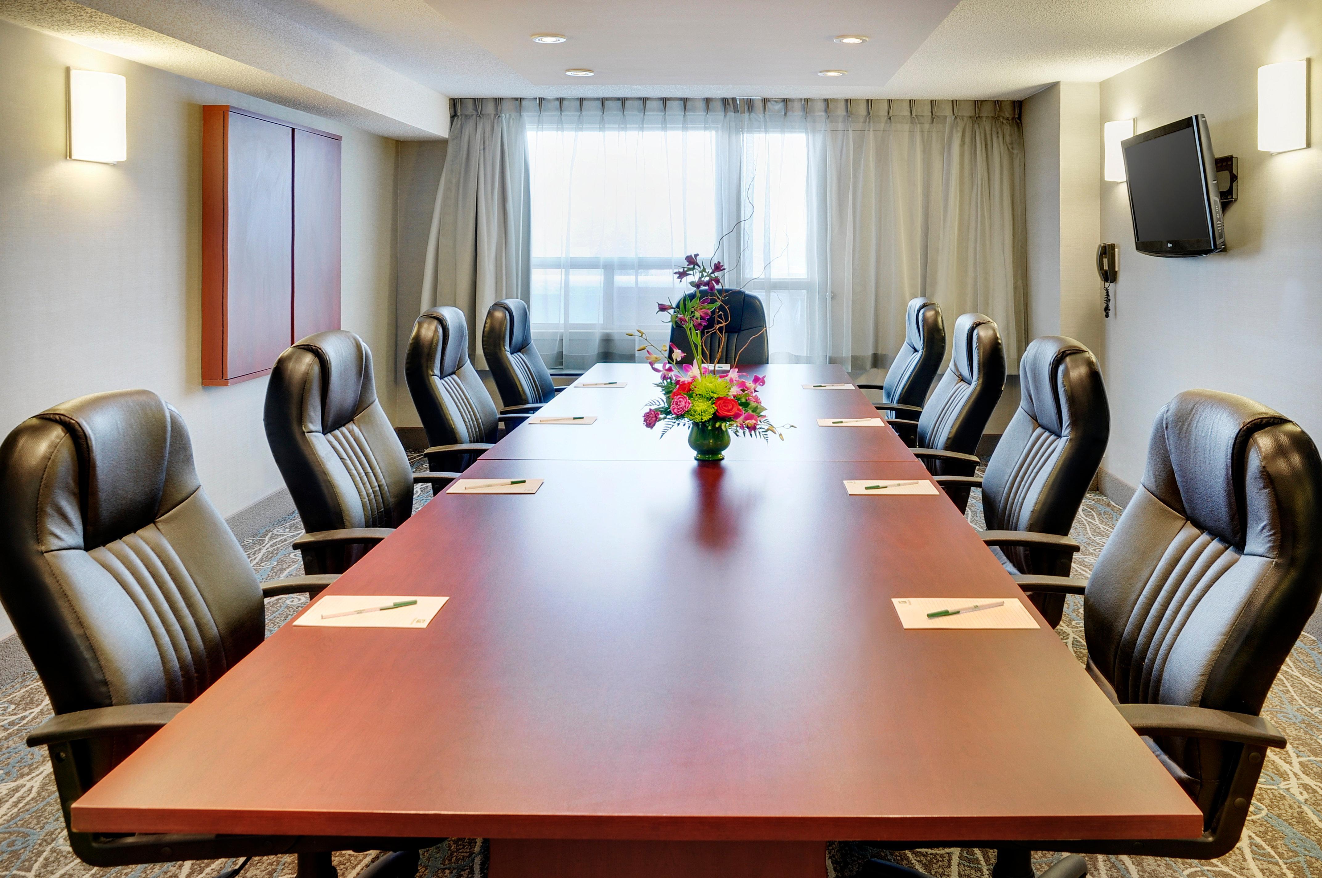 Holiday Inn Hotel & Suites London By Ihg Екстер'єр фото