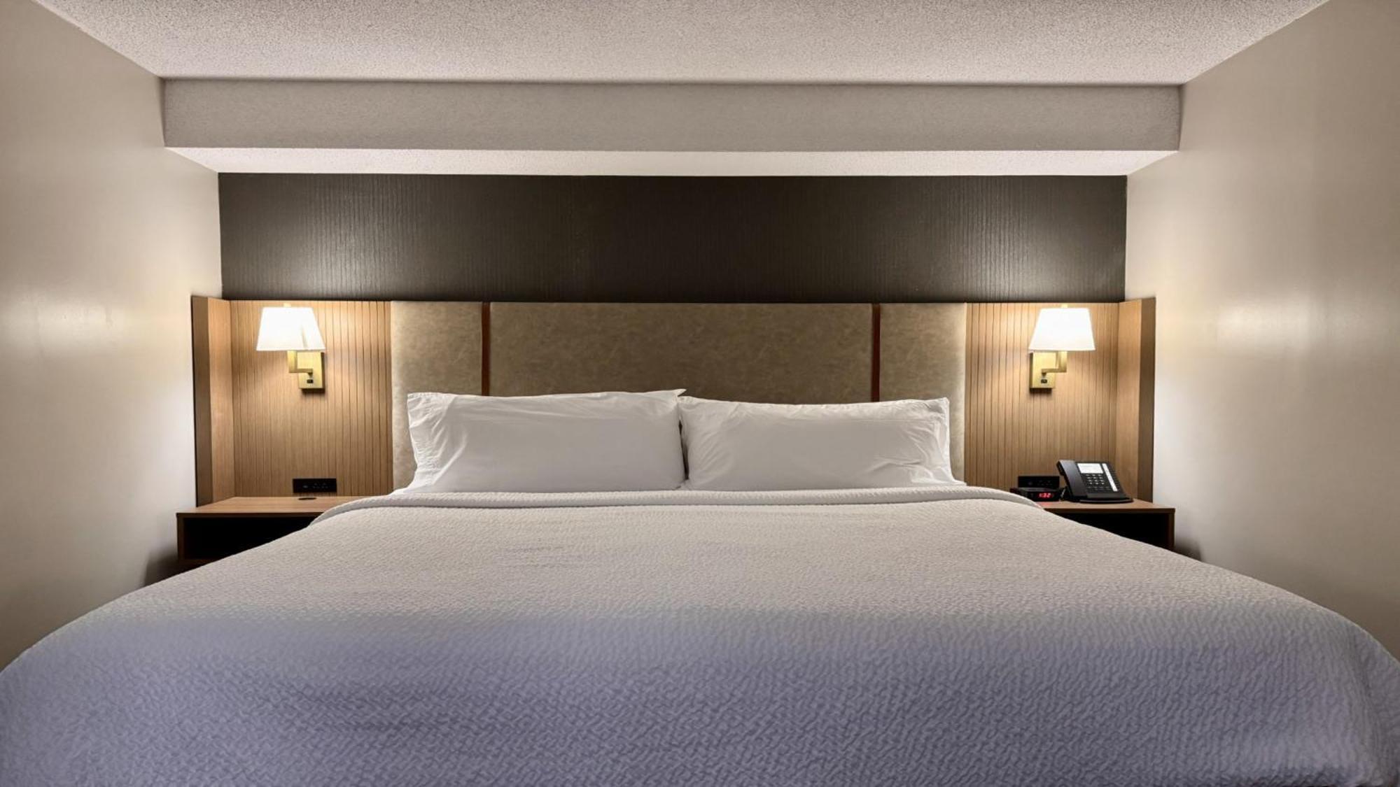 Holiday Inn Hotel & Suites London By Ihg Екстер'єр фото