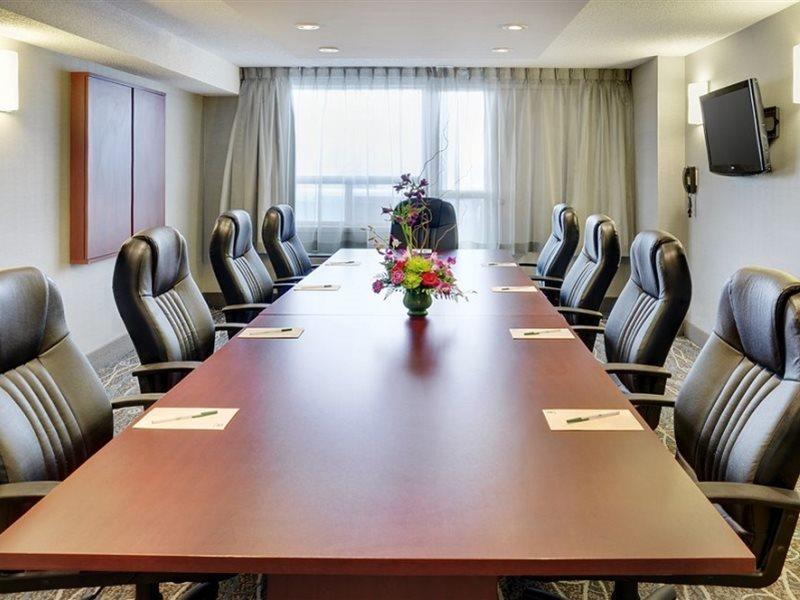 Holiday Inn Hotel & Suites London By Ihg Екстер'єр фото